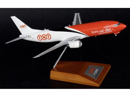 1 200 B737400F TNT OOTNP w Stand Hot on Sale